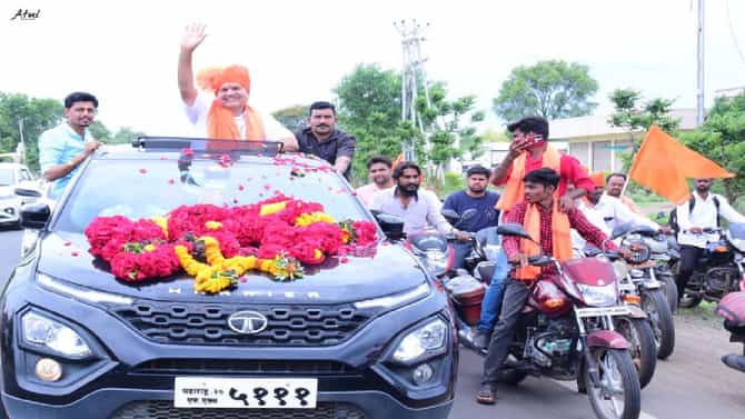 Aurangabad | बंडखोराचं औरंगाबादेत इनकमिंग सुरू, वैजापुरात रमेश बोरनारेंचं तगडं शक्तिप्रदर्शन, भूमरेही पैठणमध्ये!
