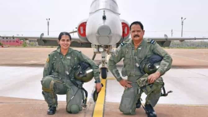 IAF Father-Daughter : वडील आणि मुलीनं उडविलं फायटर जेट, वायुसेनेच्या इतिहासातील पहिली घटना