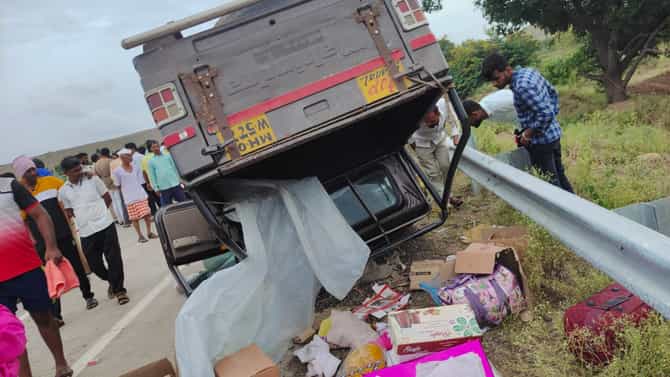 Breaking : वारकऱ्यांच्या दिंडीला पिकअप व्हॅनची धडक, 12 वारकरी गंभीर जखमी; जखमींवर मिरजच्या सरकारी रुग्णालयात उपचार सुरु