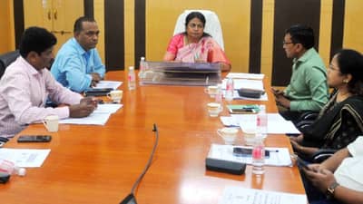 Nagpur Collector : कृषी विभाग, विमा कंपन्यांनो ग्रामीण भागात शिबिरं घ्या, योजनांच्या निष्पत्तीचा अहवाल सादर करा, नागपूरच्या जिल्हाधिकाऱ्यांच्या सूचना