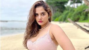 Bhagyaashree Mote : अभिनेत्री भाग्यश्री मोटेचा सोशल मीडियावर बोल्ड अंदाज