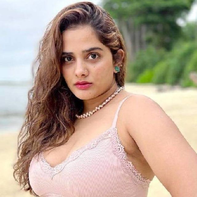 Bhagyaashree Mote : अभिनेत्री भाग्यश्री मोटेचा सोशल मीडियावर बोल्ड अंदाज
