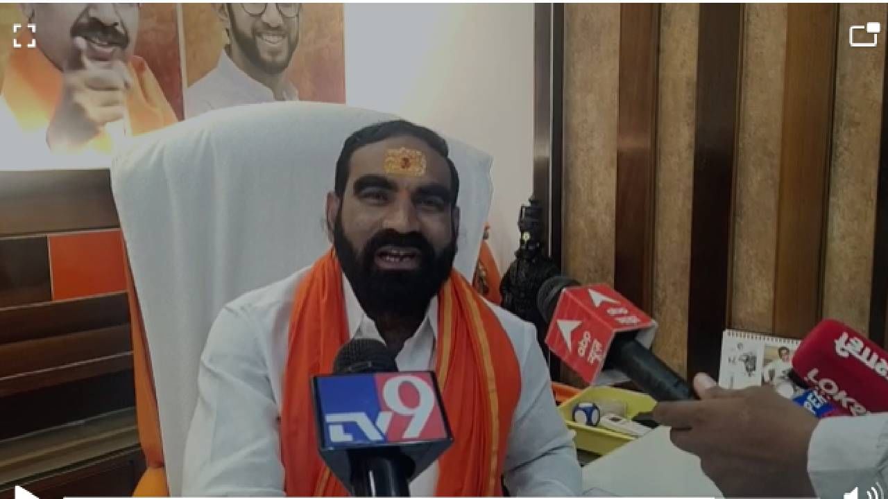 अचानक निर्णय का बदलला? बंडखोर संतोष बांगर म्हणतात, नो कॉमेंट्स! हिंगोलीत आगमन, कडेकोट सुरक्षा अचानक निर्णय का बदलला? बंडखोर संतोष बांगर म्हणतात, नो कॉमेंट्स! हिंगोलीत आगमन, कडेकोट सुरक्षा