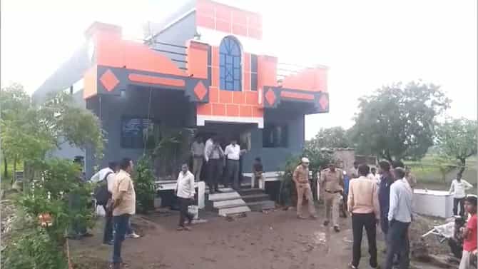 Buldhana : हात पाय बांधून शौचालयात कोंडलं, बंदुकीचा धाक दाखवून 20 लाखांचा ऐवज पळविला