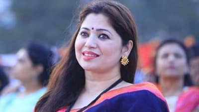 Deepali Sayyad : मेलेल्या आईचं दूध पिऊन सत्तेत गेलात का? दीपाली सय्यद यांनी बंडखोर आमदारांना डिवचलं!