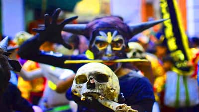 ह्या बाबा लोकांचा नाद... नको रे बाबा! कधी विष तर कधी रेप, बंगाली बाबांची काळी कृत्य अधोरेखित करणाऱ्या 5 हादरवणाऱ्या घटना