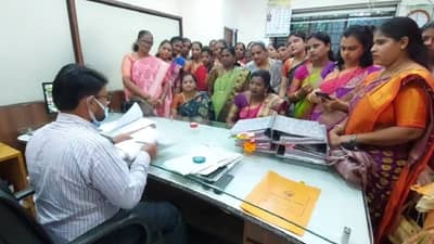 Ambernath Shivsena : शिवसेनेच्या महिला आघाडीने वाचला समस्यांचा पाढा, नागरी प्रश्नांकडे दुर्लक्ष होत असल्याचा आरोप