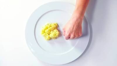 काय सांगता.. व्यायाम न करताच होईल महिन्याला तीन ते चार किलो वजन कमी; ‘फिस्ट डाइट’ फॉलो केल्याने होईल शक्य!