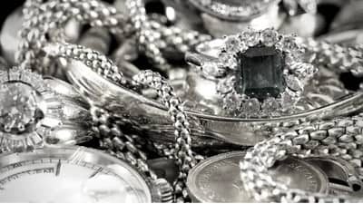 Gold Price Today: सोना कितना सोना है... सोनेच नव्हे तर चांदीही महागली; आजचे भाव करा चेक