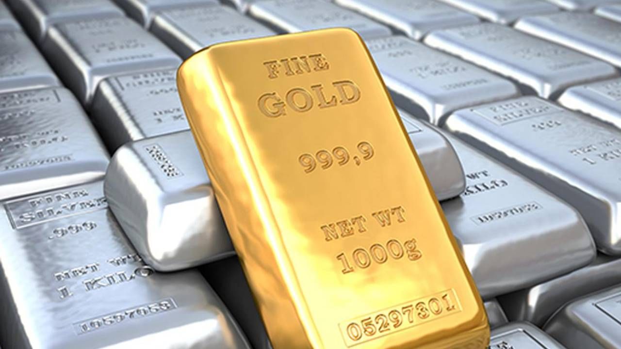 Gold Silver Price Today: सोने चकाकले तर चांदीची चमक फिक्की, काय आहे आजचे दर?
