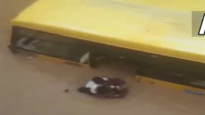 Telangana: पुराच्या पाण्यात बुडाली स्कूलबस, भीतीग्रस्त विद्यार्थ्यांना मदतीचा हात, पाहा व्हिडीओ