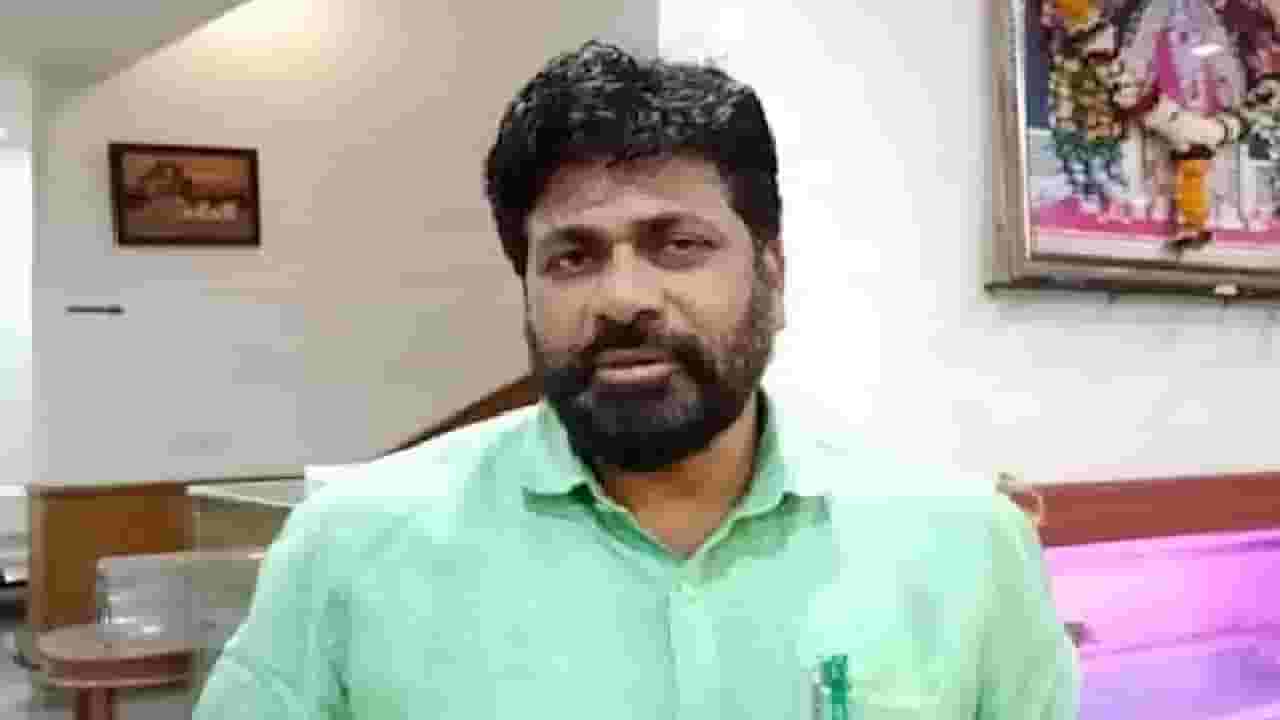 Video : सूरतला जाण्याआधी उद्धव ठाकरेंशी बोलणं झालं -बच्चू कडू