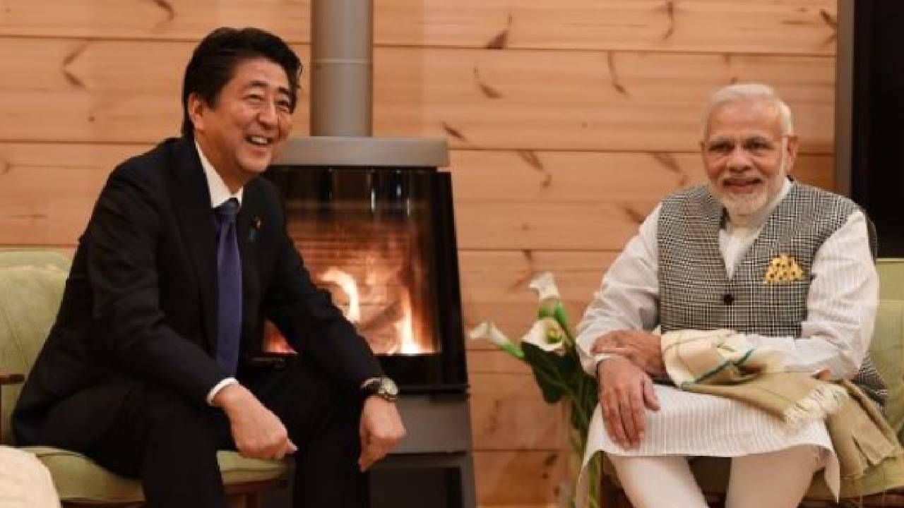 PM Modi on Shinzo Abe : शिंजो आबे यांच्या निधनावर पंतप्रधान मोंदींनी व्यक्त केली भावपूर्ण श्रद्धांजली, घरचा व्यक्ती गेल्यासारखं दुःख होत असल्याची भावना