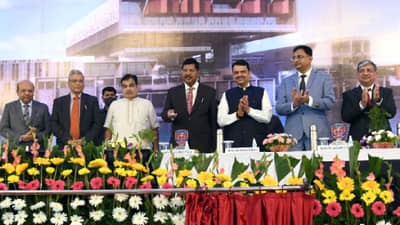 Devendra Fadnavis : महाराष्ट्र राष्ट्रीय विधी विद्यापीठ जागतिक दर्जाचे व्हावे, उपमुख्यमंत्री देवेंद्र फडणवीस यांनी व्यक्त केली अपेक्षा