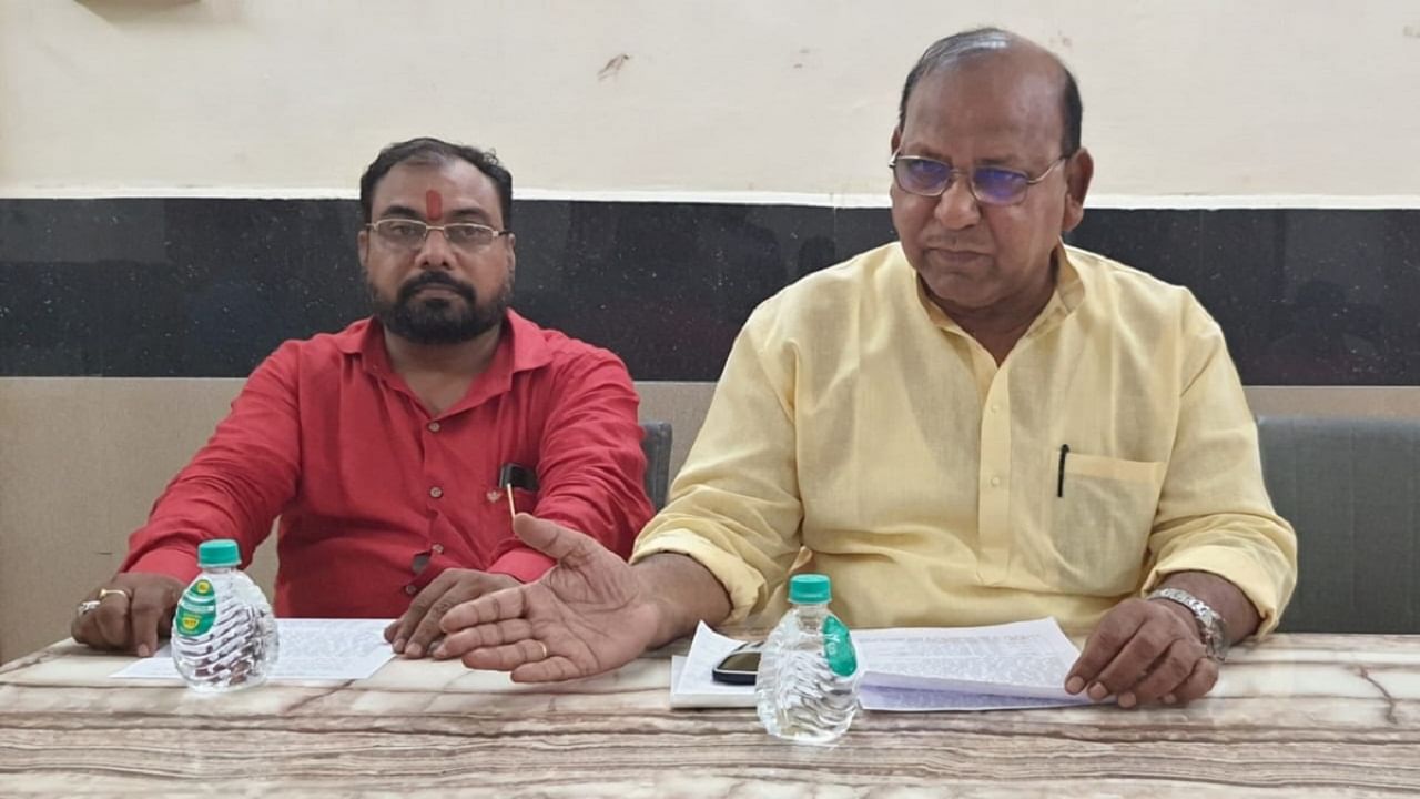 Ramdas Tadas : शिवसेनेचे 12 खासदार एकनाथ शिंदेंना पाठिंबा देणार, खासदार रामदास तडस यांचं शिर्डीत मोठं वक्तव्य Ramdas Tadas : शिवसेनेचे 12 खासदार एकनाथ शिंदेंना पाठिंबा देणार, खासदार रामदास तडस यांचं शिर्डीत मोठं वक्तव्य