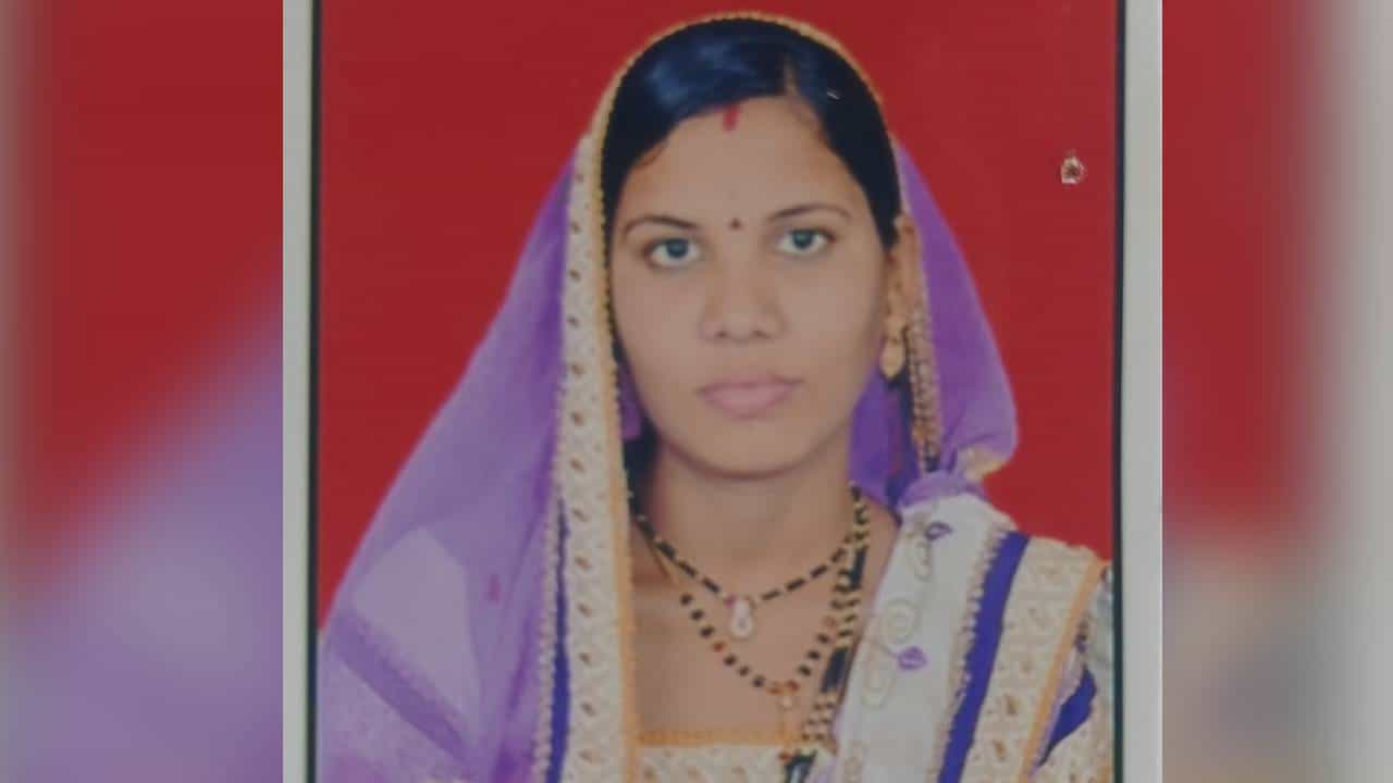 Buldana Suicide : तुला मुलीच होतात, मुलं होत नाहीत म्हणत जाच केला! 26 वर्षीय विवाहितेनं जीवच दिला