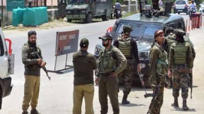 Avantipura encounter : अवंतीपुरा चकमकीत 2 दहशतवादी ठार, कैसर कोका या मोस्ट वाँटेड दहशतवाद्याचा खात्मा, US-made rifle जप्त