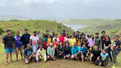 भिवपुरीच्या जंगलात बाणची वृक्षारोपण मोहीम; वृक्षारोपणातील निगा राखण्याचा अनोखा उपक्रम; 14 वर्षापासून उपक्रमात सातत्य