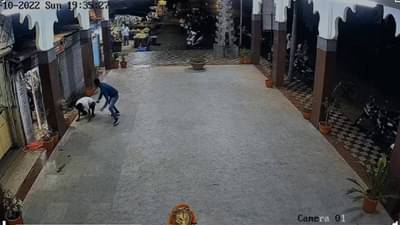 CCTV Video : पाटलाच्या नादाला लागायचं नाही म्हणत केला कोयत्याने वार, घटनेचा थरार सीसीटीव्हीत कैद