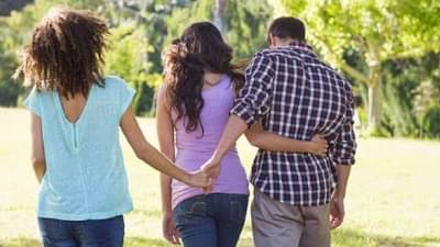 Mumbai Airport Viral: विवाहीत माणूस गर्लफ्रेंडसोबत परदेशात फिरायला गेला, पॅनिक होऊन पासपोर्टची पानं फाडली, मग काय झाली अटक!