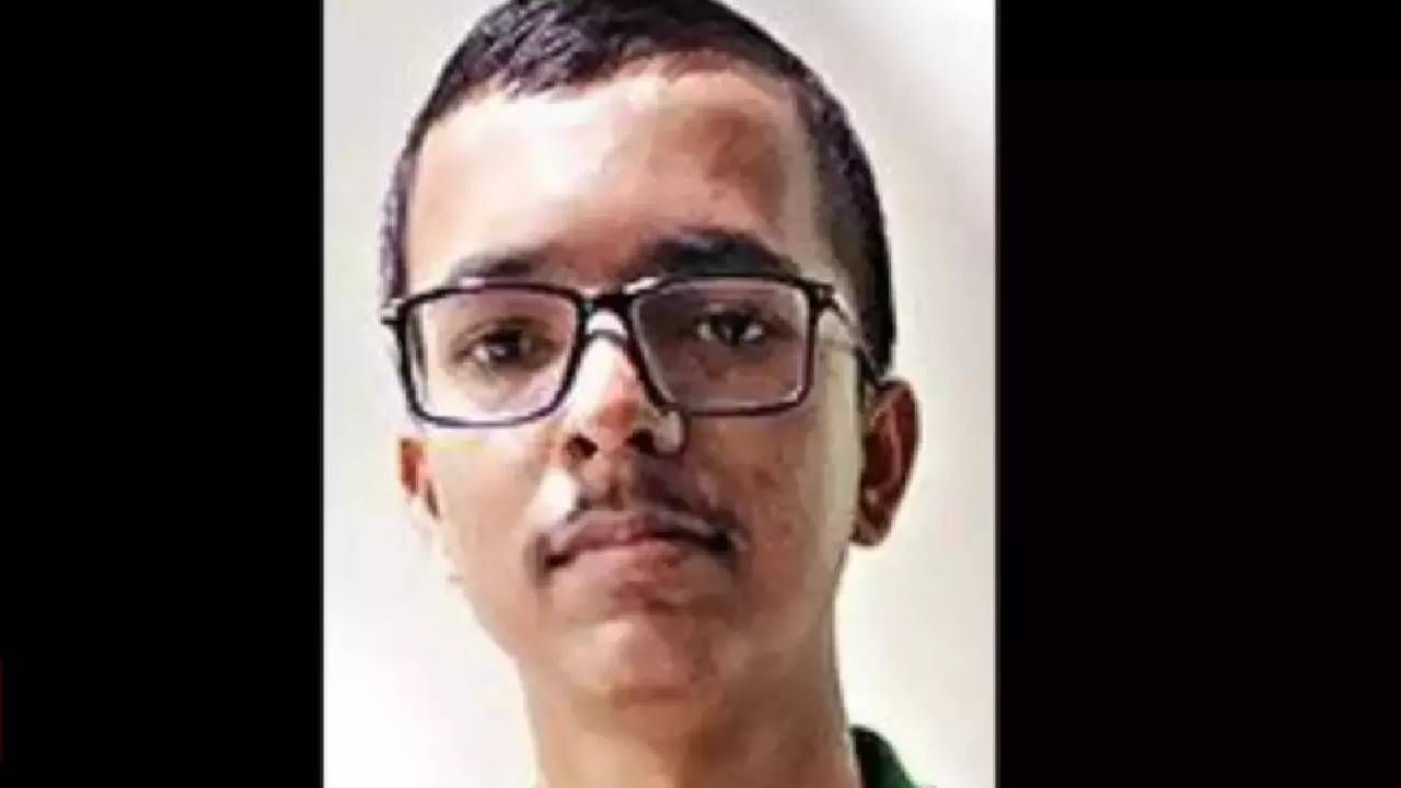 JEE Main Viral: जे बात ! मजुराच्या मुलाला पहिल्याच प्रयत्नात जेईई मेन परीक्षेत 99.93 पर्सेंटाईल JEE Main Viral: जे बात ! मजुराच्या मुलाला पहिल्याच प्रयत्नात जेईई मेन परीक्षेत 99.93 पर्सेंटाईल