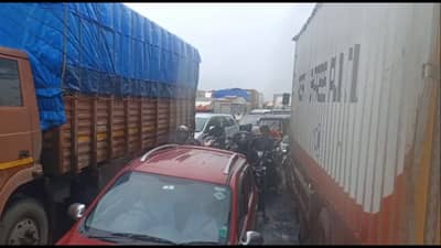 Bhiwandi Traffic Jam: खड्ड्यांमुळे भिवंडी ठाणे बायपास रोडवर अभूतपूर्व वाहतूक कोंडी; तब्बल 6 किमी पर्यंत लागल्या वाहनांच्या रांगा