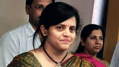 ठाकरे सरकारने उचलबांगडी केलेल्या अश्विनी भिडे यांची पुन्हा मेट्रोत वर्णी; शिंदे-फडणवीस सरकारचा शिवसेनेला झटका