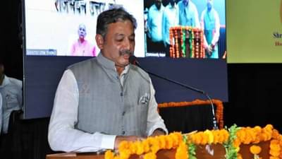 Sambhaj Raje : महाराष्ट्रात रहायचं तर थोर महापुरुषांची नावे घ्यावीच लागतील, अन्यथा राज्याबाहेर हाकला, राजेंचा रोष कुणावर?