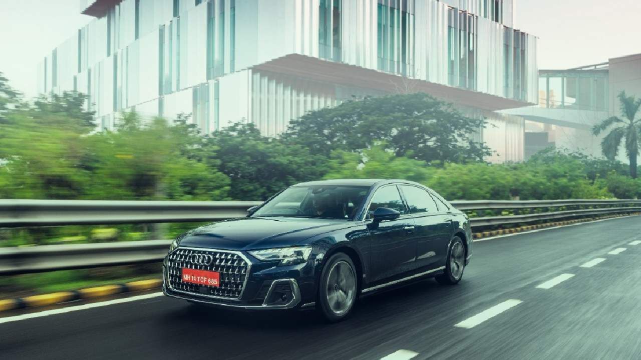 Audi A8 L 2022 : Audi A8L लक्झरी सेडान लाँच, मर्सिडीज आणि BMWच्या या गाड्यांना टक्कर देणार, किंमत आणि फीचर्स जाणून घ्या…