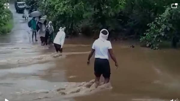Nanded | सलग 5 दिवस पावसाचे, नांदेडमध्ये शेकडो गावांशी संपर्क तुटला, हजारो हेक्टर नद्यांच्या ताब्यात, विष्णुपुरी 80% भरलं, वाचा सविस्तर