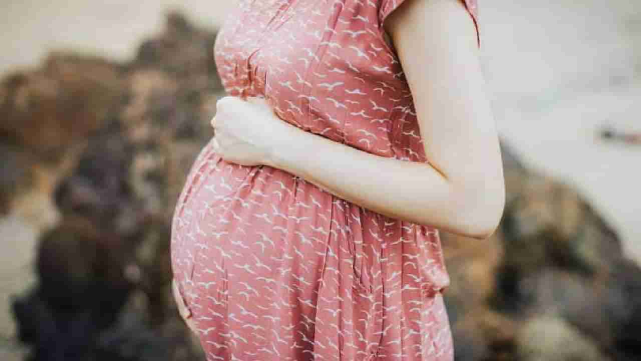 Abortion : स्वतःच्या अल्पवयीन मुलीसाठी आईच करतेय ‘गर्भनिरोधक’ गोळ्यांचा साठा, जाणून घ्या, काय आहे प्रकरण?