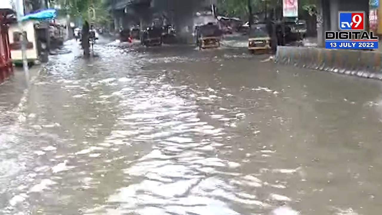 Thane Rains : ठाण्यापासून बदलापूरपर्यंत काय तो पाऊस, काय ते खड्डे, काय ती ट्रॅफिक, काय ती रस्त्यांची चाळण, पब्लिक नुसती हैराण!