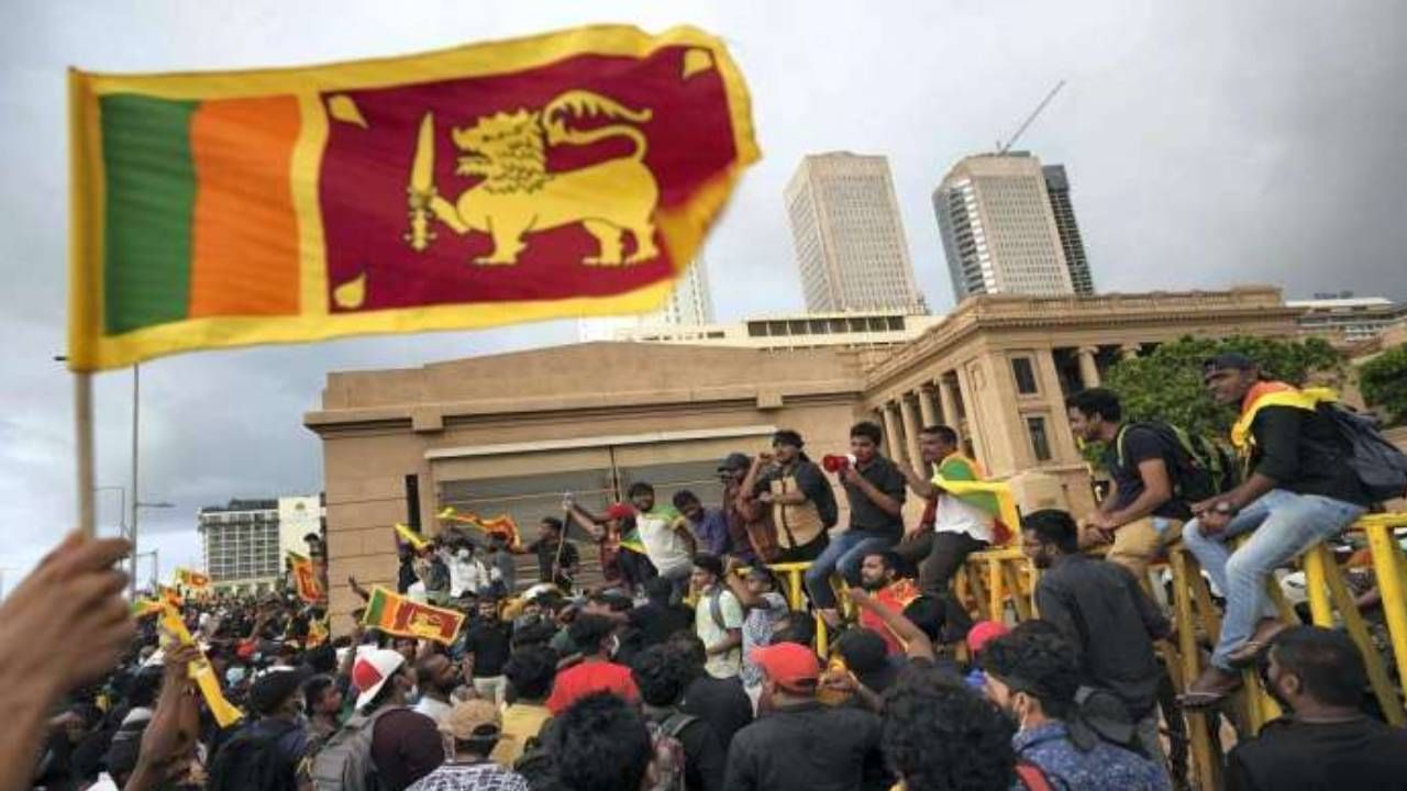 Emergency in Sri Lanka: श्रीलंकेत काय आहेत आणीबाणीचे नियम? याआधीही अनेकवेळा आणीबाणी लागू झाली आहे, जाणून घ्या, श्रीलंकेतील आणीबाणीचा इतिहास