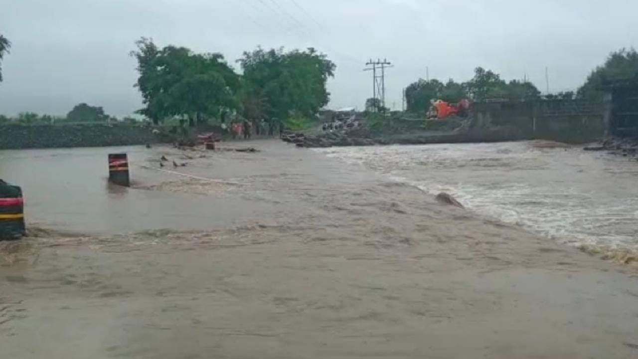 Wardha Rain : वर्धा जिल्ह्यात रात्रभर बरसल्या पावसाच्या सरी, 2 नागरिक गेले वाहून, हिंगणघाट-पिंपळगाव मार्ग वाहतुकीकरिता बंद