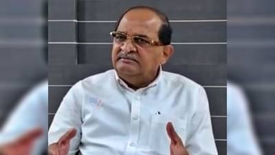 Radhakrishna Vikhe Patil : काँग्रेसनं स्वाभिमान कधीच गहाण टाकला, केवळ अर्थप्राप्तीसाठी महाविकास आघाडीत; विखे पाटलांचा घणाघात