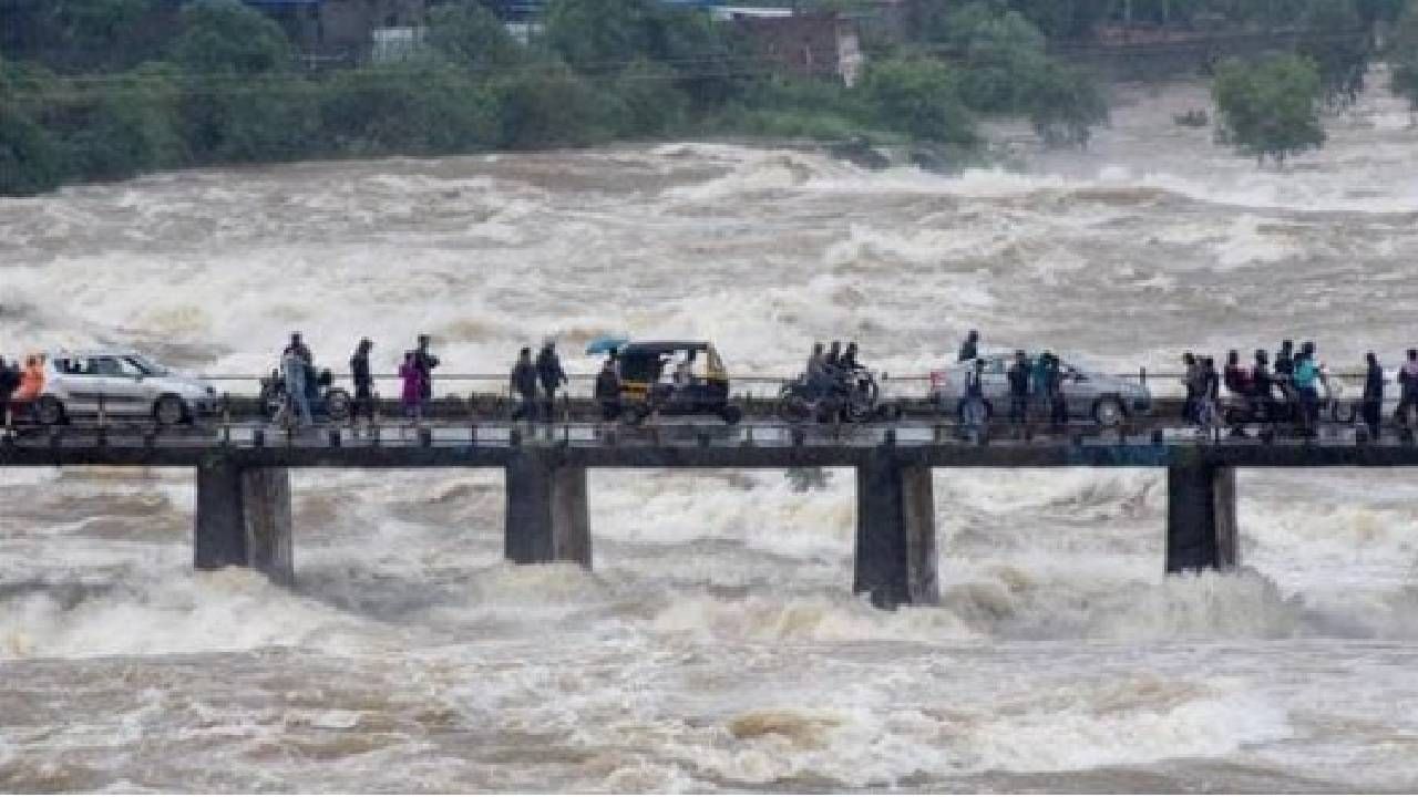 Pune Rain : पुणेकरांनो सावधान... जिल्ह्यातील सर्व पर्यटन स्थळांवर संचारबंदी; आदेशाचं उल्लंघन केल्यास कारवाई होणार Pune Rain : पुणेकरांनो सावधान... जिल्ह्यातील सर्व पर्यटन स्थळांवर संचारबंदी; आदेशाचं उल्लंघन केल्यास कारवाई होणार