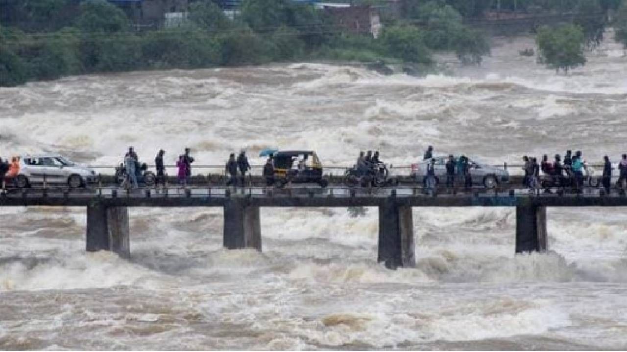 Pune Rain : पुणेकरांनो सावधान... जिल्ह्यातील सर्व पर्यटन स्थळांवर संचारबंदी; आदेशाचं उल्लंघन केल्यास कारवाई होणार