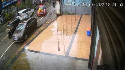 Dombivli : डोंबिवलीत कार चालकाने पोलिस कर्मचाऱ्याला नेलं फरफटत, घटना सीसीटिव्हीत कैद