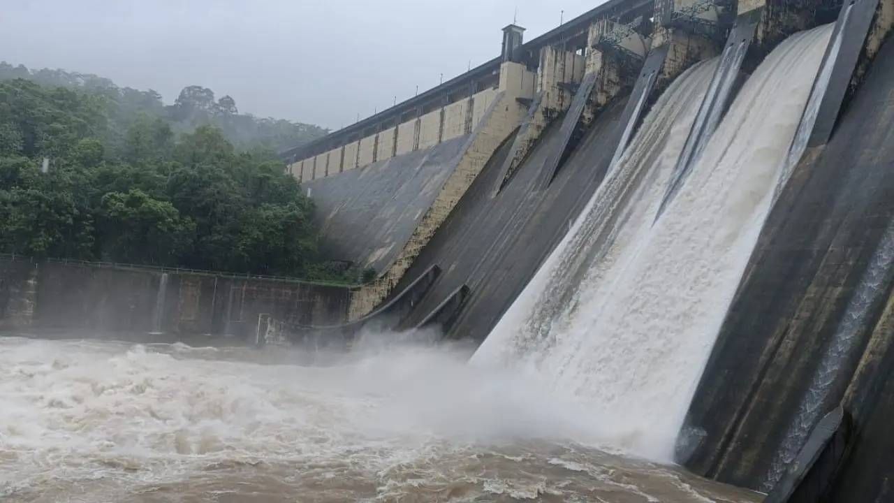 Heavy Rain : मुंबईकरांनो नो टेन्शन..! सहा महिने पुरेल एवढा पाणीसाठा, पाणीपुरवठा करणारे सातही तलाव ओक्केमध्येच..!