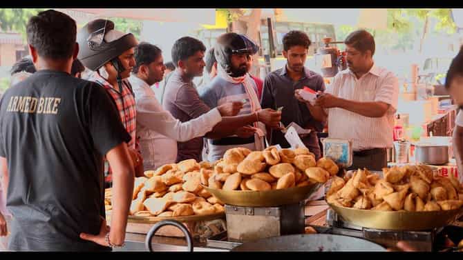 ‘फास्ट फूड’ खाण्याचे व्यसन हे पालकांच्या पिण्याच्या सवयींशी जोडलेले असू शकते; संशोधनात माहिती उघड!