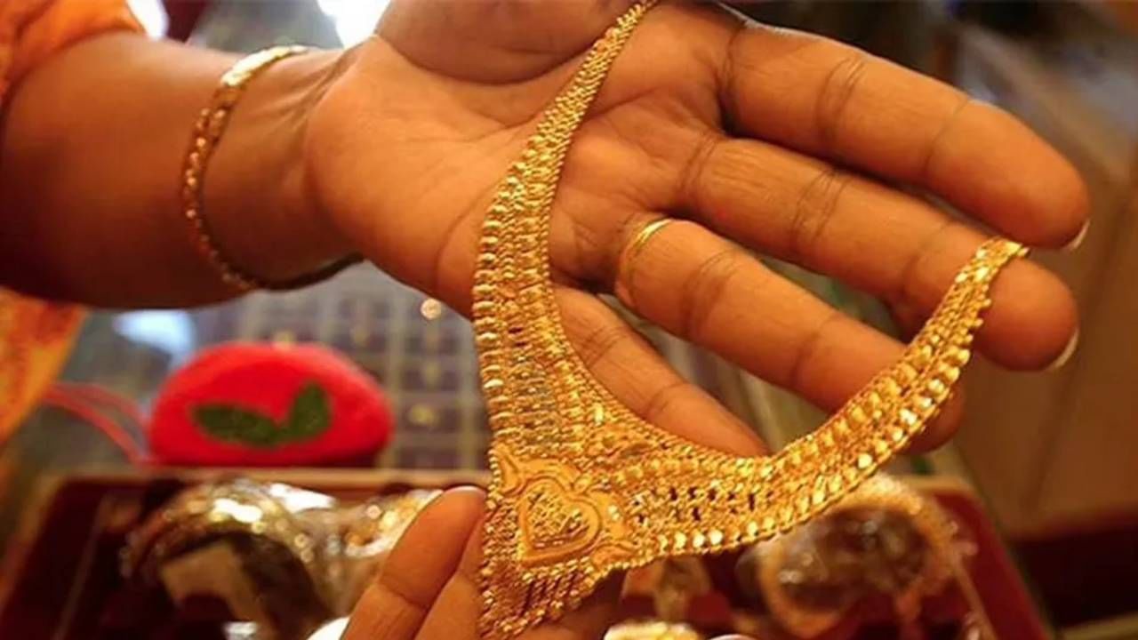 Gold- Silver Price Today : सोन्यावर पुन्हा दबाव, जाणून घ्या काय आहेत आजच्या सोन्या-चांदीच्या किंमती