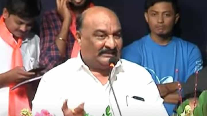 उद्धव ठाकरेंना अडीच वर्षात जमलं नाही, ते शिंदेंनी अडीच महिन्यात करून दाखवलं- संदिपान भुमरे उद्धव ठाकरेंना अडीच वर्षात जमलं नाही, ते शिंदेंनी अडीच महिन्यात करून दाखवलं- संदिपान भुमरे