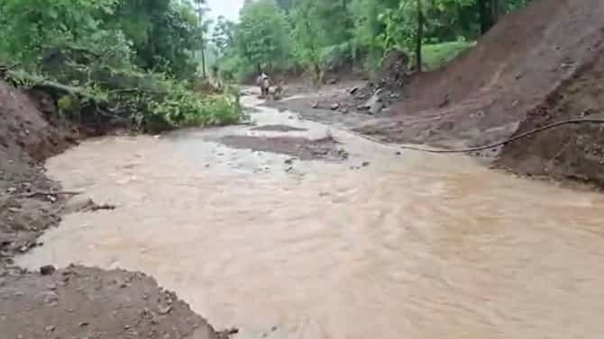 Nashik : बंधारा फुटला अन् शेतात पाणी घुसले, भात शेतीचे होत्याचे नव्हते झाले..!