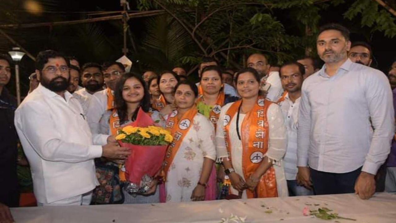 Maharashtra politics : शिवसेनेला आणखी एक धक्का; ठाणे, नवीमुंबई नंतर कोकणातील नगरसेवकही शिंदे गटात!