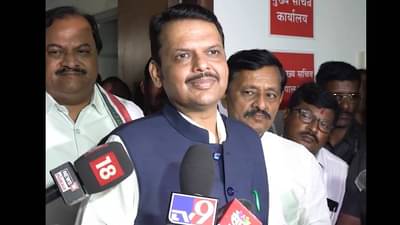 Devendra Fadnavis : गिफ्टपेक्षा सरप्राईज गिफ्ट फार महत्त्वाचं, तुम्हालाही ते योग्यवेळी मिळणार, फडणवीसांचं मेटेंना आश्वासन