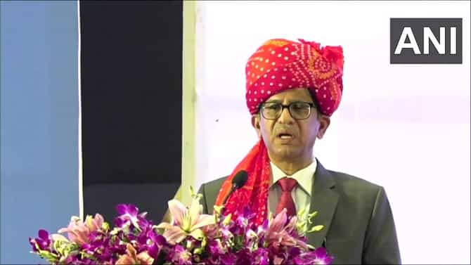 CJI:देशाच्या तुरुंगात 6 लाखांहून अधिक कैदी, त्यातले 80 टक्के विचाराधीन, सुप्रीम कोर्टाचे मुख्य न्यायमूर्ती म्हणाले..