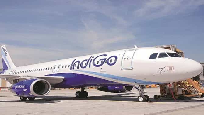 Emergency landing: 24 तासांत दोन विमानं डायव्हर्ट, दुबईला जात असलेलं विमान मस्कतला, तर शारजावरुन येत असलेलं विमान कराचीत
