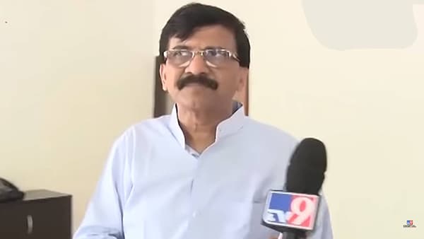 Sanjay Raut : कायद्याचा आणि घटनेचा पेच निर्माण झाल्यानेच मंत्रिमंडळाचा विस्तार रखडला, राष्ट्रपती राजवट लागू करा; राऊतांचा पुनरुच्चार