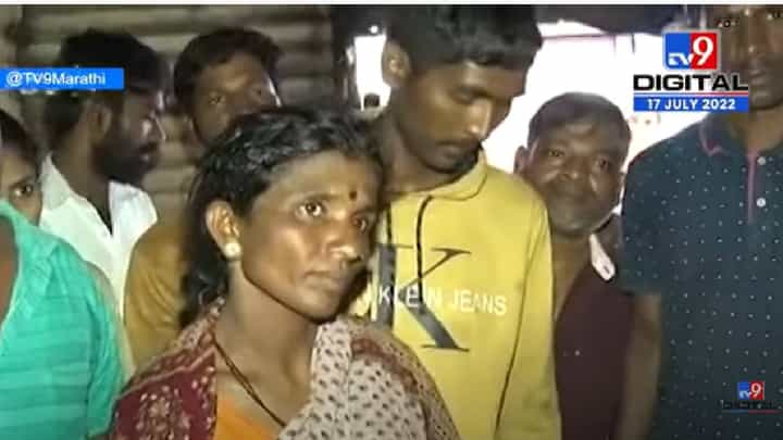 पुण्यात रक्षकनगरमध्ये लागलेल्या आगीत 15 घरे जळून खाक पुण्यात रक्षकनगरमध्ये लागलेल्या आगीत 15 घरे जळून खाक
