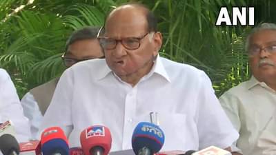 Sharad Pawar : सोनिया गांधी, ममता बॅनर्जींची जागा शरद पवारांनी घेतली?; पाच कारणे ज्यामुळे पवार करताहेत विरोधकांचे नेतृत्व!